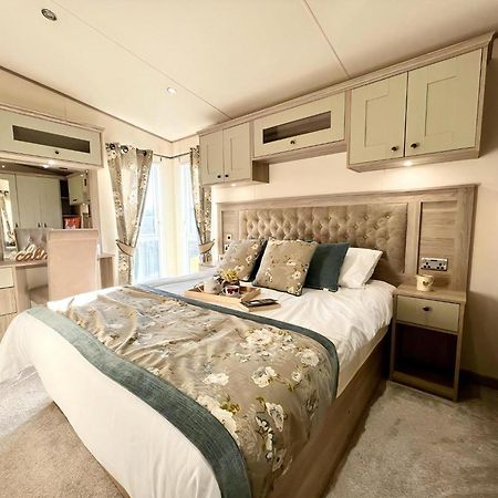 Stunning Caravan With Full Lake View At Southview Holiday Park Ref 33004Ml Скегнесс Екстер'єр фото