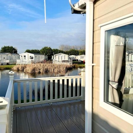 Stunning Caravan With Full Lake View At Southview Holiday Park Ref 33004Ml Скегнесс Екстер'єр фото