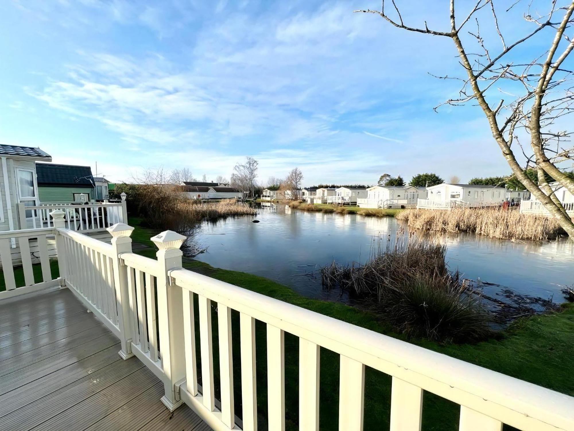 Stunning Caravan With Full Lake View At Southview Holiday Park Ref 33004Ml Скегнесс Екстер'єр фото